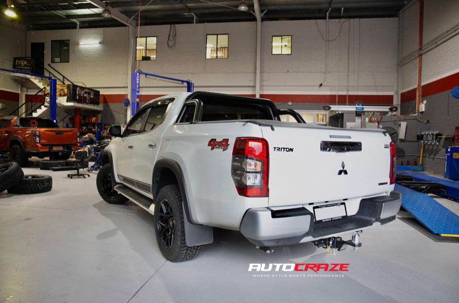 MITSUBISHI TRITON SABBATH MATTE BLACK