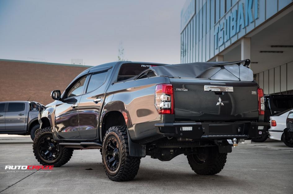 MITSUBISHI TRITON AMBUSH MATTE BLACK