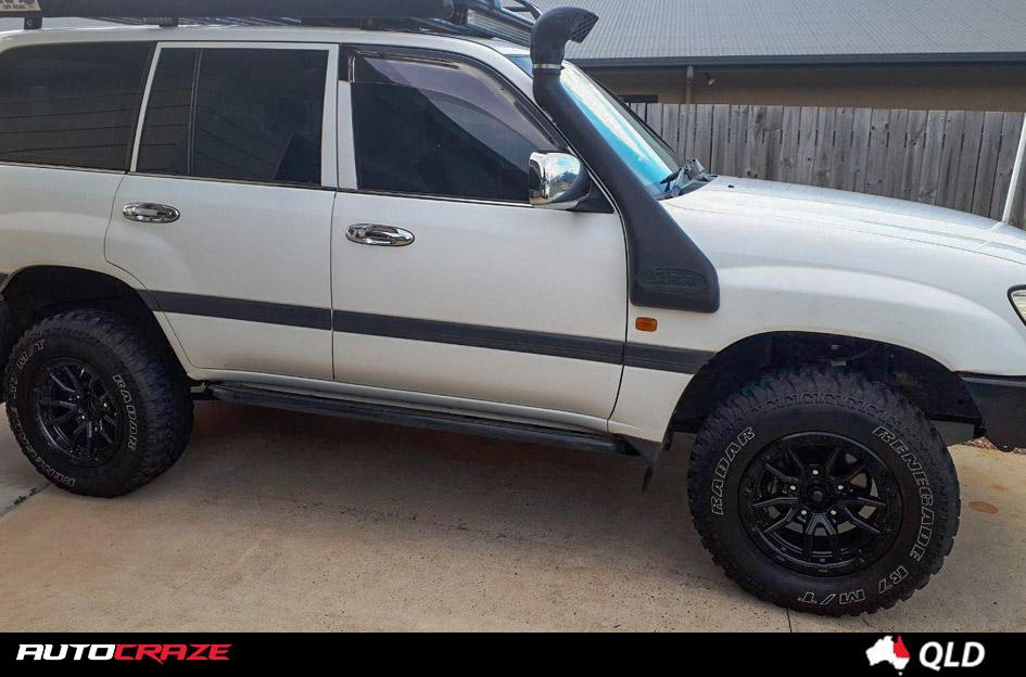 TOYOTA LANDCRUISER REBEL MATTE BLACK