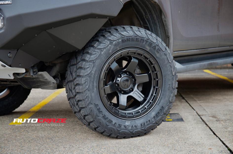 TOYOTA HILUX 4WD BLOCK MATTE BLACK