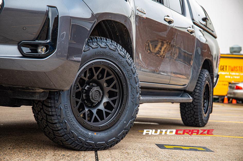 TOYOTA HILUX N80 4WD CHAOS SATIN BLACK