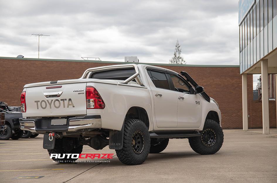 TOYOTA HILUX N80 4WD D LOCKER BLACK