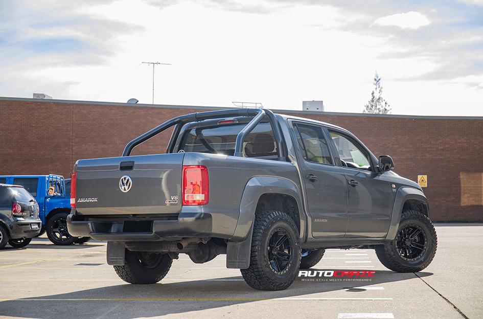 VOLKSWAGEN AMAROK RAILCAR GLOSS BLACK