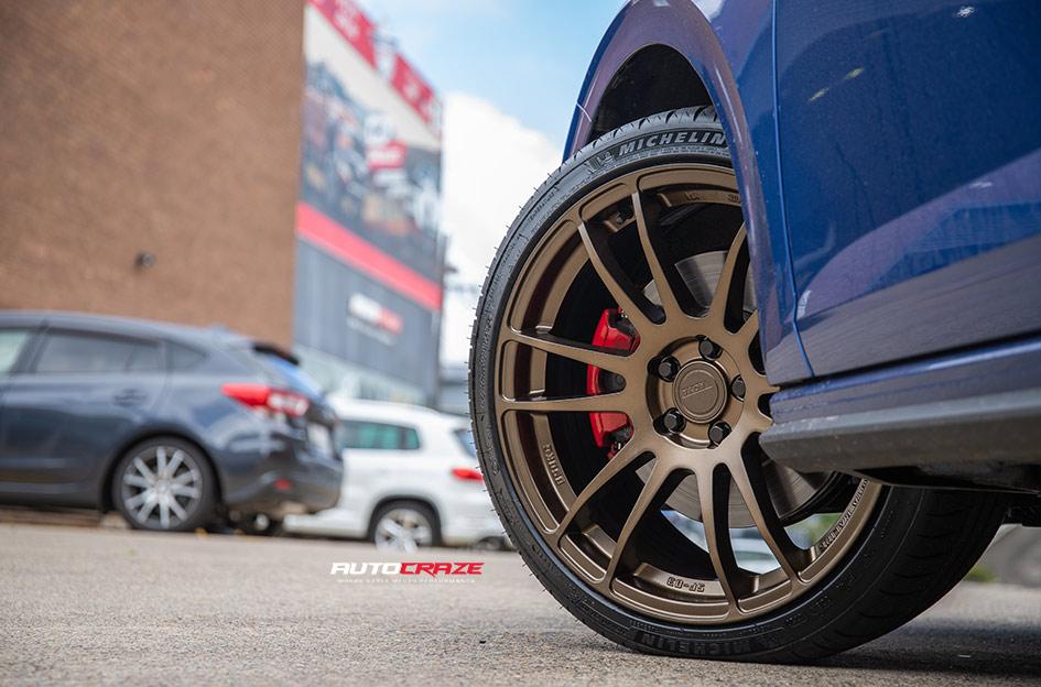 VOLKSWAGEN GOLF SF03 SATIN SILVER