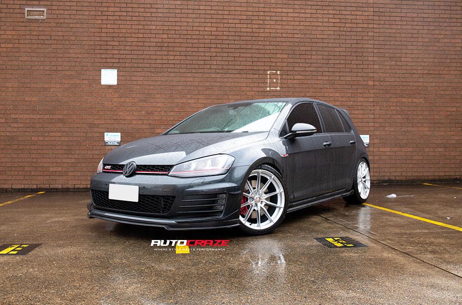 VOLKSWAGEN-GOLF-ZR6-POLISHED-SILVER