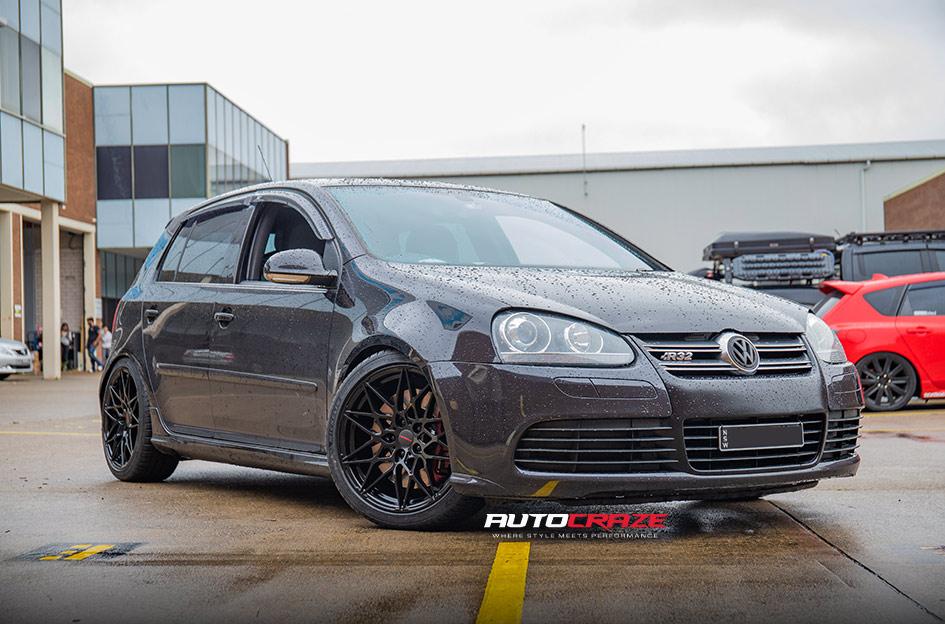 VOLKSWAGEN-GOLF-ZR1-GLOSS-BLACK