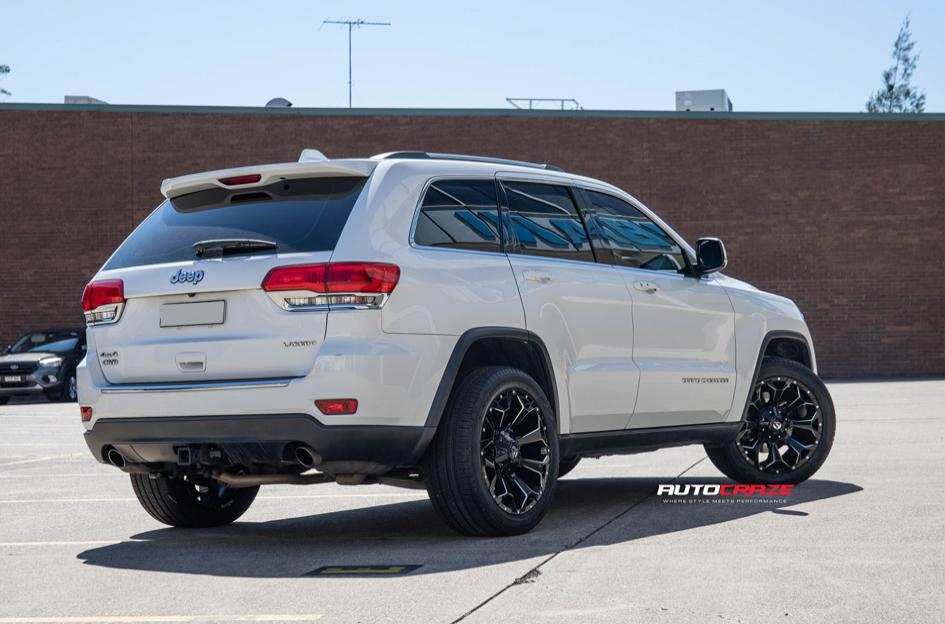 JEEP-GRAND-CHEROKEE-ASSAULT-GLOSS-BLACK-MILLED-ACCENTS