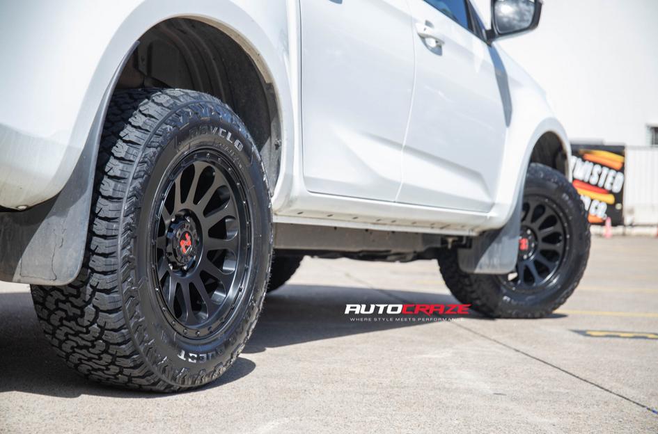 ISUZU DMAX NOMAD VICTIM MATTE BLACK