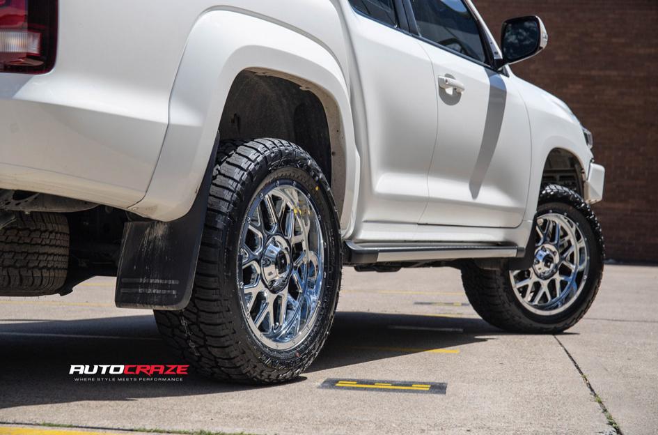 TOYOTA HILUX 4WD GRENADE CHROME