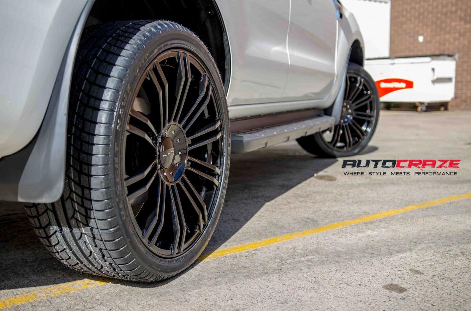 FORD EVEREST D2 GLOSS BLACK