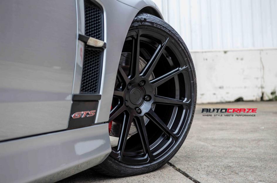 HOLDEN-COMMODORE-SF04-MATTE-BLACK-2