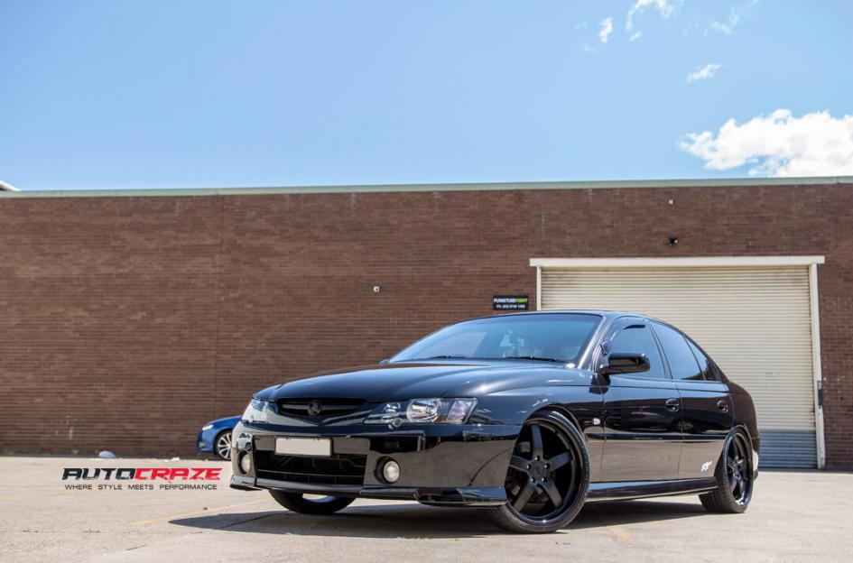 HOLDEN-COMMODORE-PANTANO-MATTE-BLACK