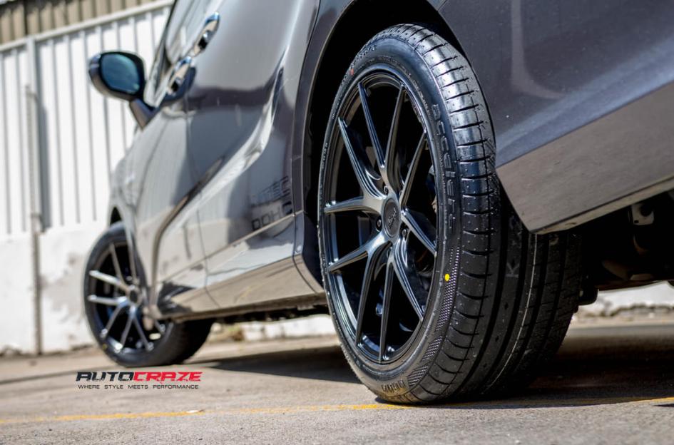 HONDA-ODYSSEY-TARGA-BLACK---MACHINED-WITH-DOUBLE-DARK-TINT