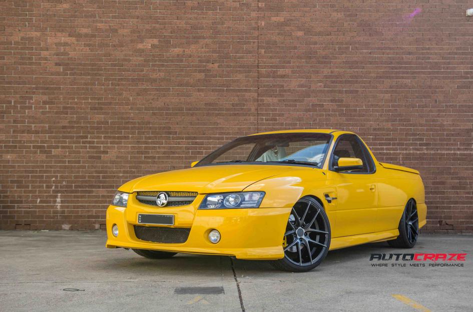 HOLDEN-COMMODORE-TARGA-BLACK---MACHINED-WITH-DOUBLE-DARK-TINT