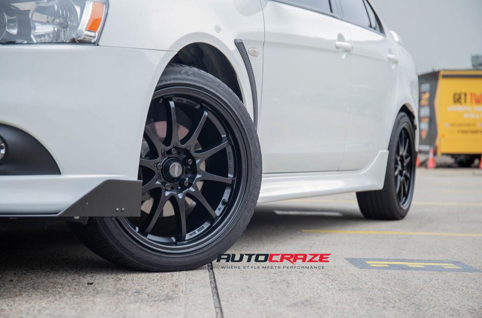 MITSUBISHI LANCER CHALLENGE BLACK