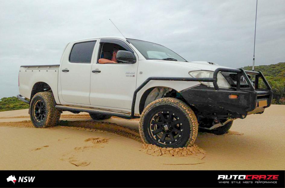 TOYOTA HILUX N70 4WD ADDICT MATTE BLACK