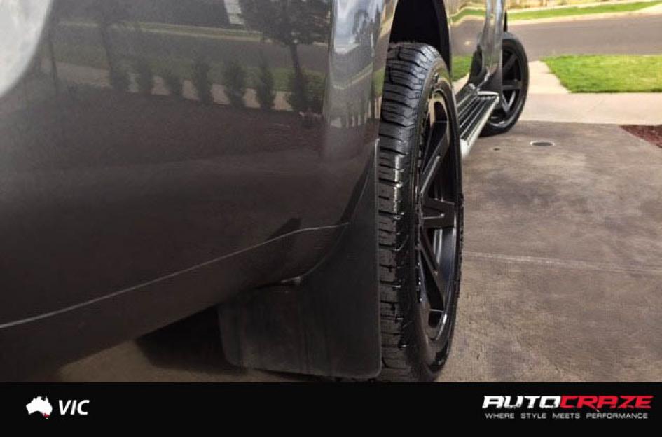 NISSAN NAVARA PEAK MATTE BLACK