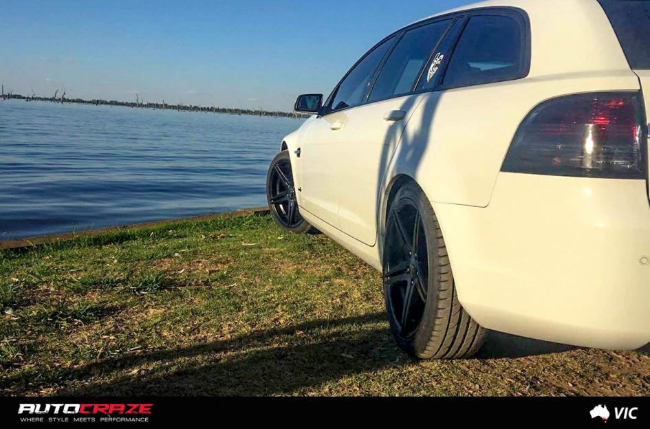 HOLDEN-COMMODORE-ROYAL-MATTE-BLACK