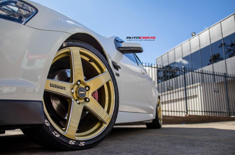 HOLDEN-COMMODORE-FRCS-GOLD