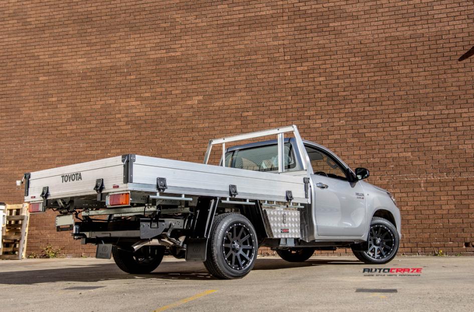 TOYOTA HILUX N70 4WD HEIST SATIN BLACK