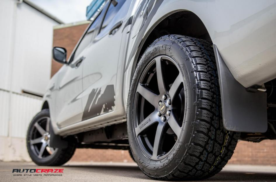 NISSAN NAVARA S6 MATTE BLACK TINTED FACE