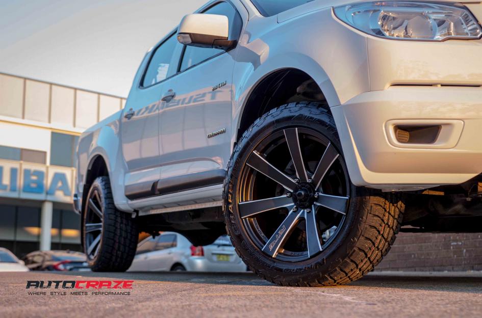 HOLDEN COLORADO RTG GLOSS BLACK MILLED ACCENTS