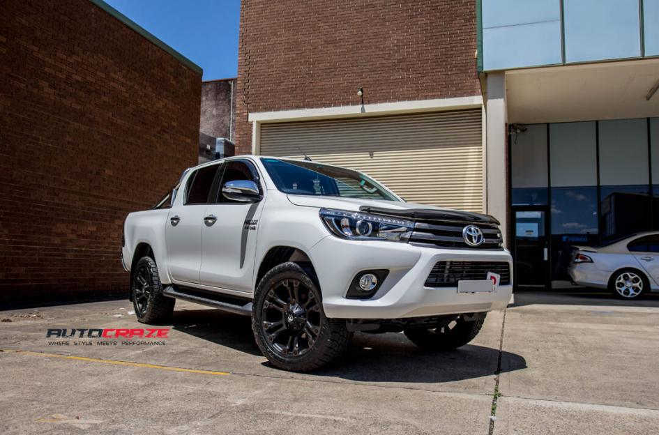 TOYOTA HILUX N80 4WD VAPOR BLACK MACHINED WITH DARK TINT
