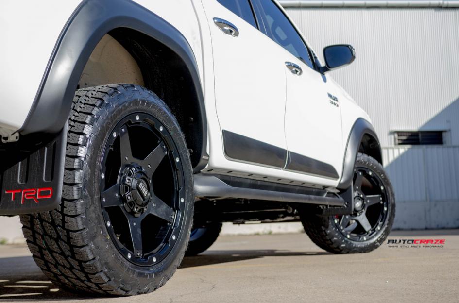 TOYOTA HILUX N80 4WD GD04 MATTE BLACK 4