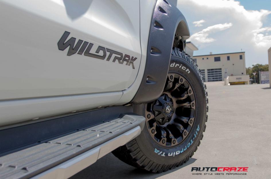 FORD-RANGER-VAPOR-BLACK-MACHINED-WITH-DARK-TINT-7