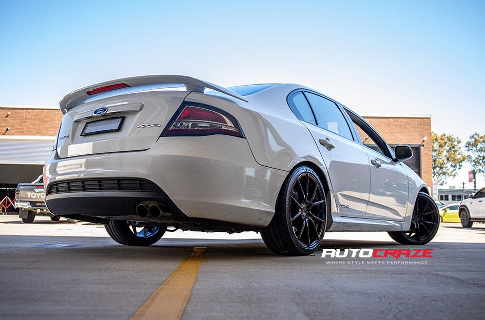 FORD-FALCON-VENOM-GLOSS-BLACK