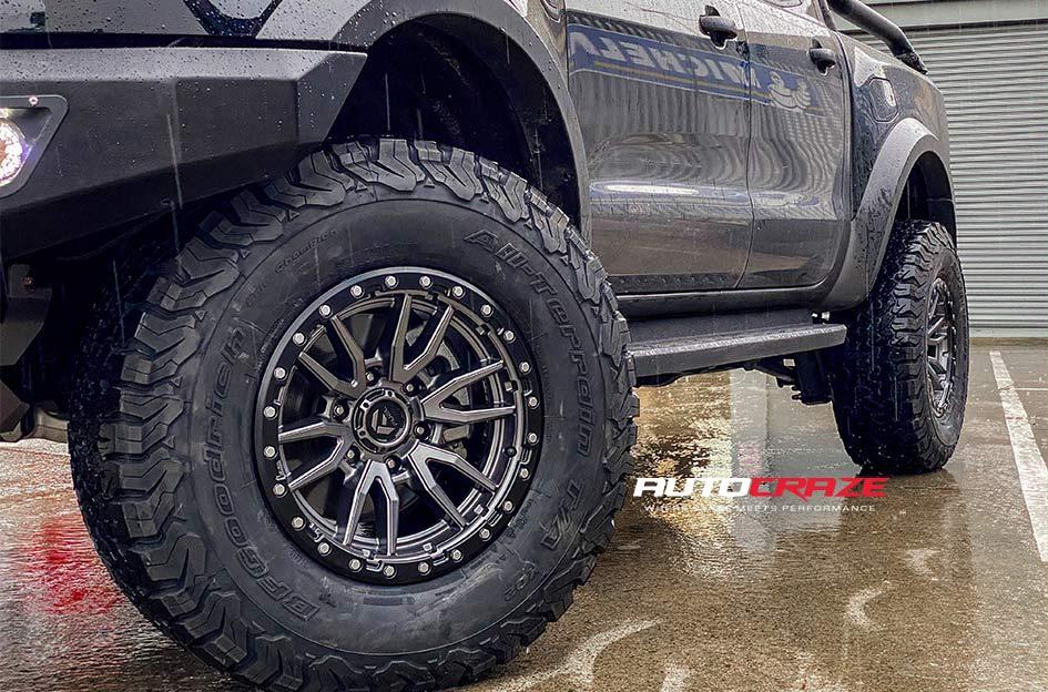 FORD RANGER RAPTOR REBEL ANTHRACITE CENTER W BLACK LIP