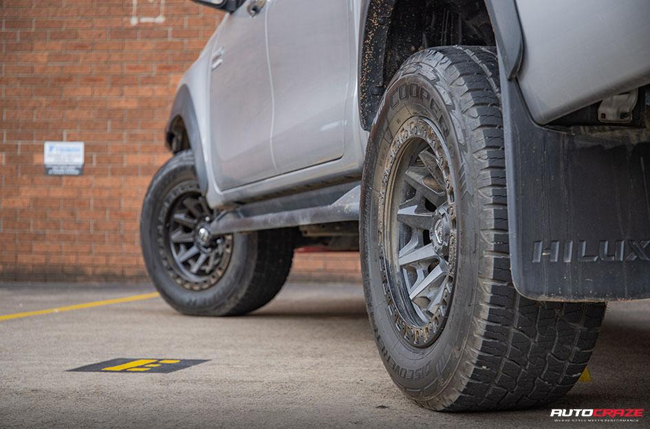 TOYOTA HILUX N80 4WD COVERT MATTE BLACK