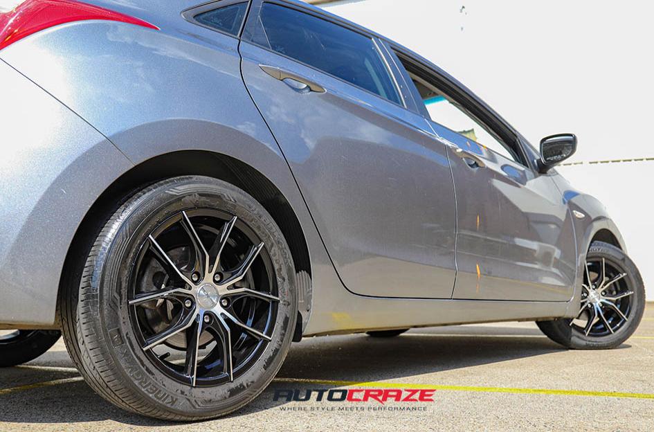 HYUNDAI I30 POISON BLACK MACHINED FACED