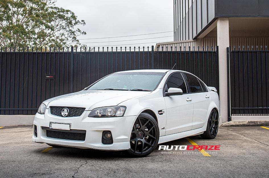 HOLDEN-COMMODORE-VE-SEDAN-STAGE-MATTE-BLACK