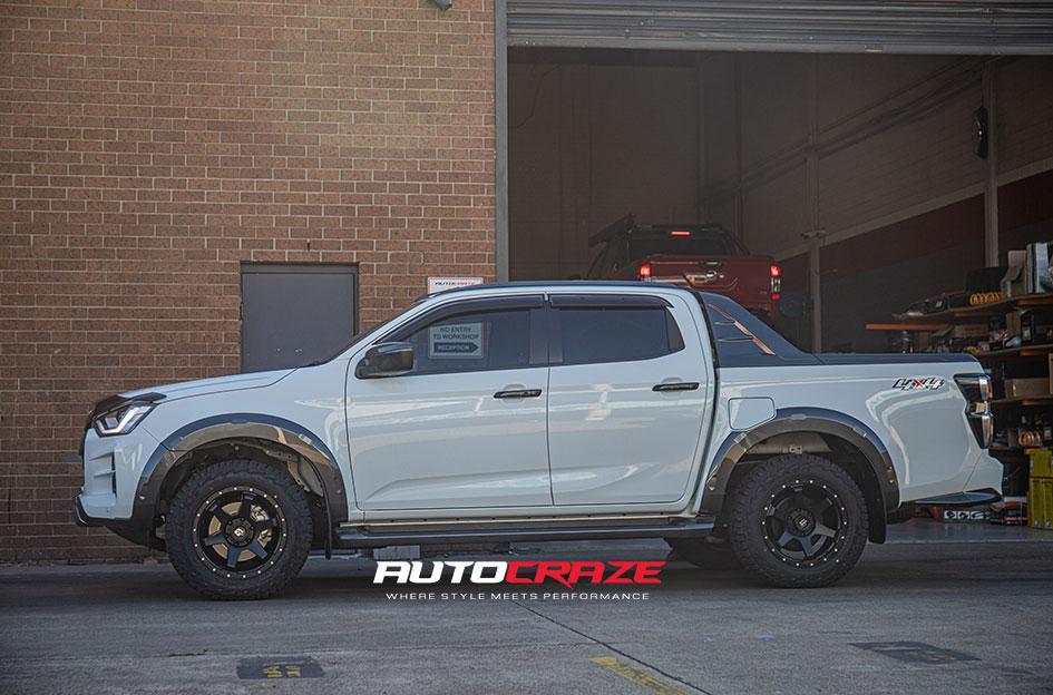 ISUZU DMAX PHILADELPHIA BLACK MATTE FRONT MILLED