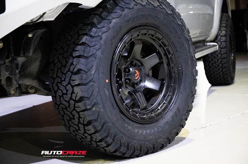 NISSAN NAVARA BLOCK MATTE BLACK