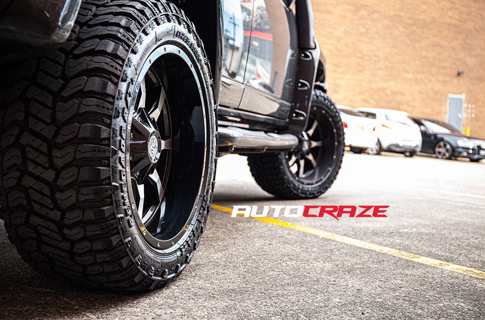 TOYOTA FJ CRUISER MO970 GLOSS BLACK MACHINED FACE