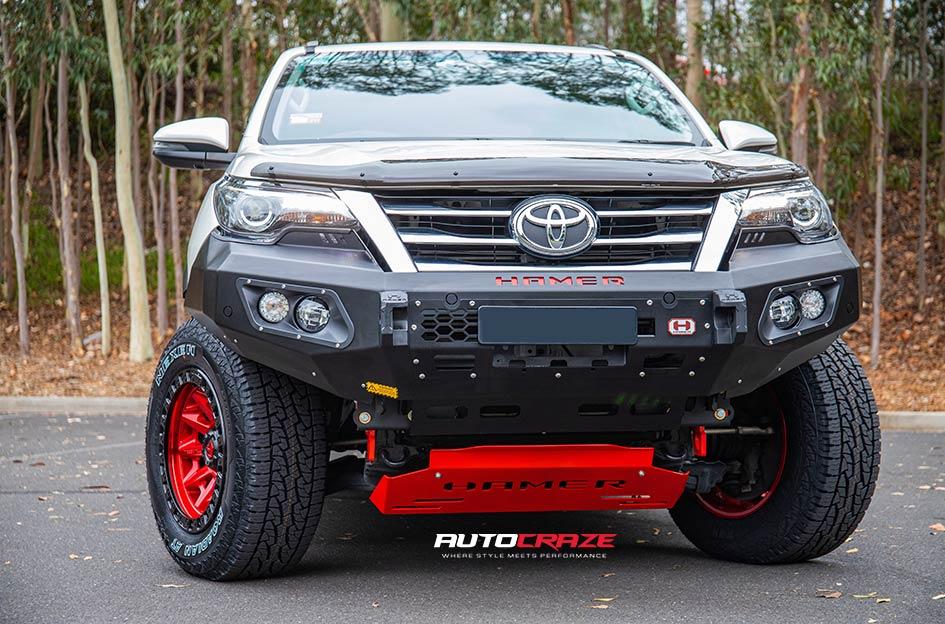 TOYOTA FORTUNER COVERT CANDY RED BLACK LIP
