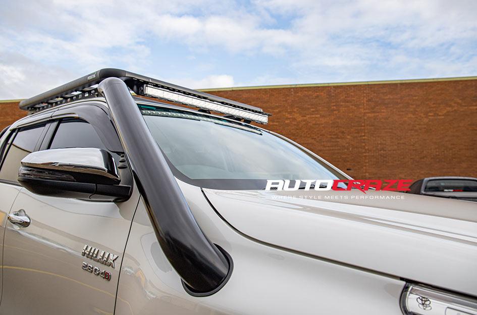 TOYOTA HILUX 4WD CRUSH GLOSS BLACK DOUBLE DARK TINT