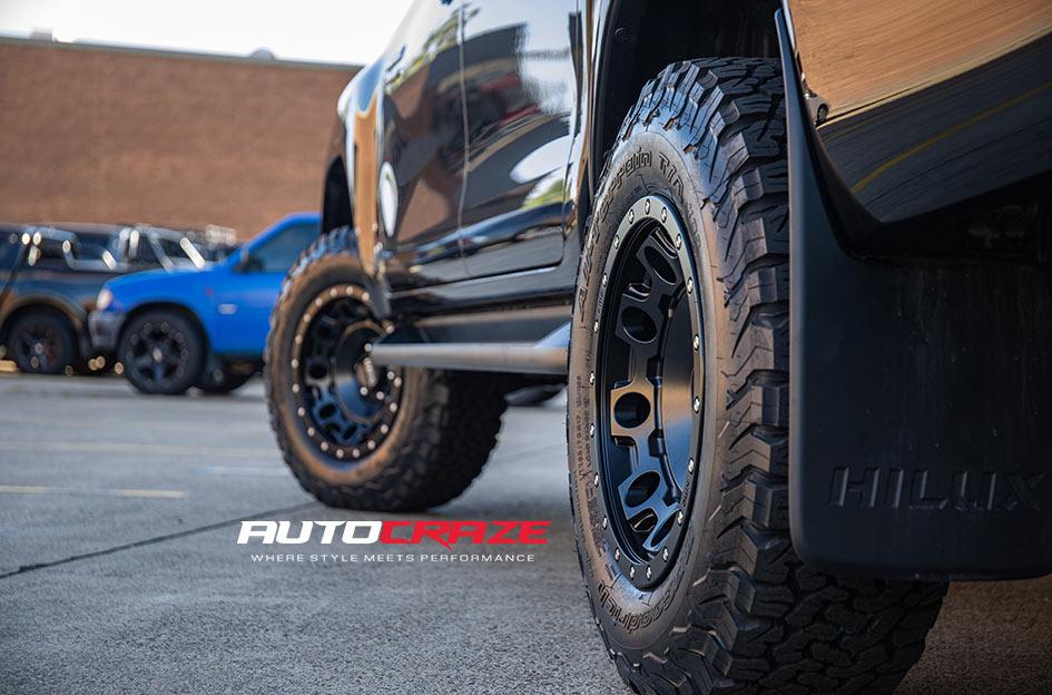 TOYOTA HILUX 4WD HOLESHOT XD SATIN BLACK