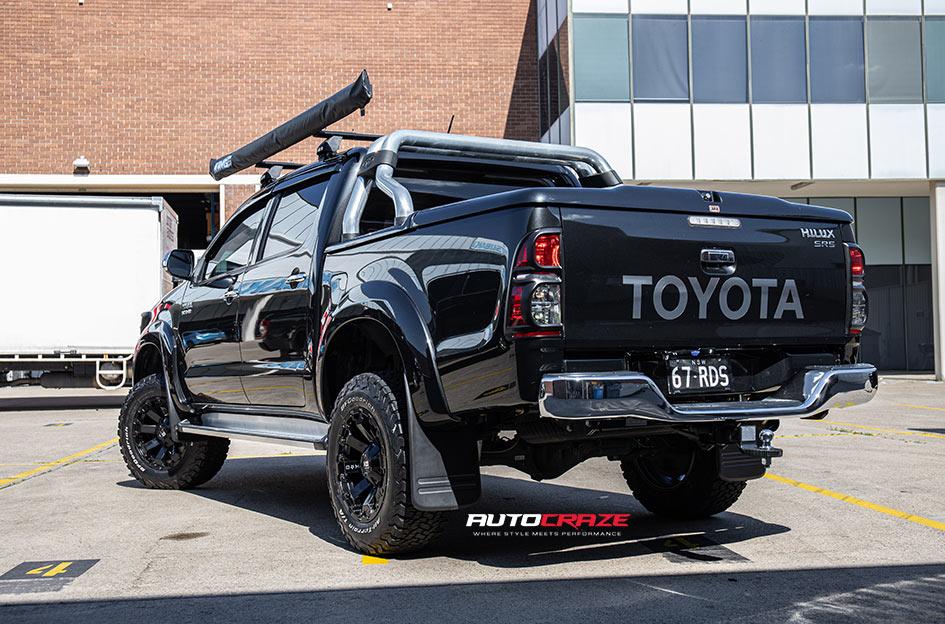 TOYOTA HILUX N70 4WD AMBUSH MATTE BLACK