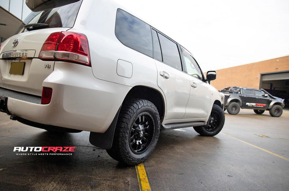 TOYOTA LANDCRUISER SLEDGE MATTE BLACK