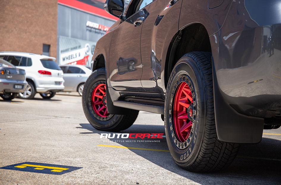 TOYOTA-PRADO-COVERT-CANDY-RED-BLACK-LIP