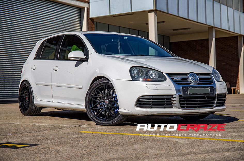 VOLKSWAGEN-GOLF-ZR1-GLOSS-BLACK