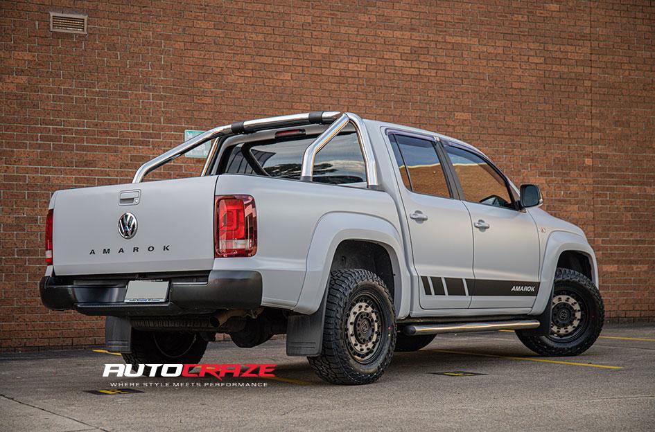 VOLKSWAGEN AMAROK ARSENAL SAND ON BLACK