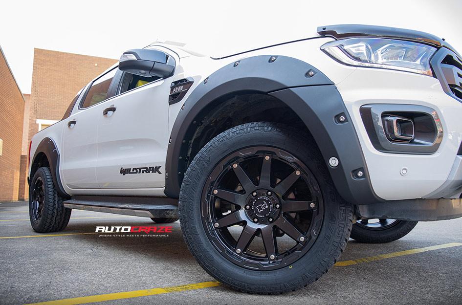 FORD RANGER OCEANO GLOSS BLACK