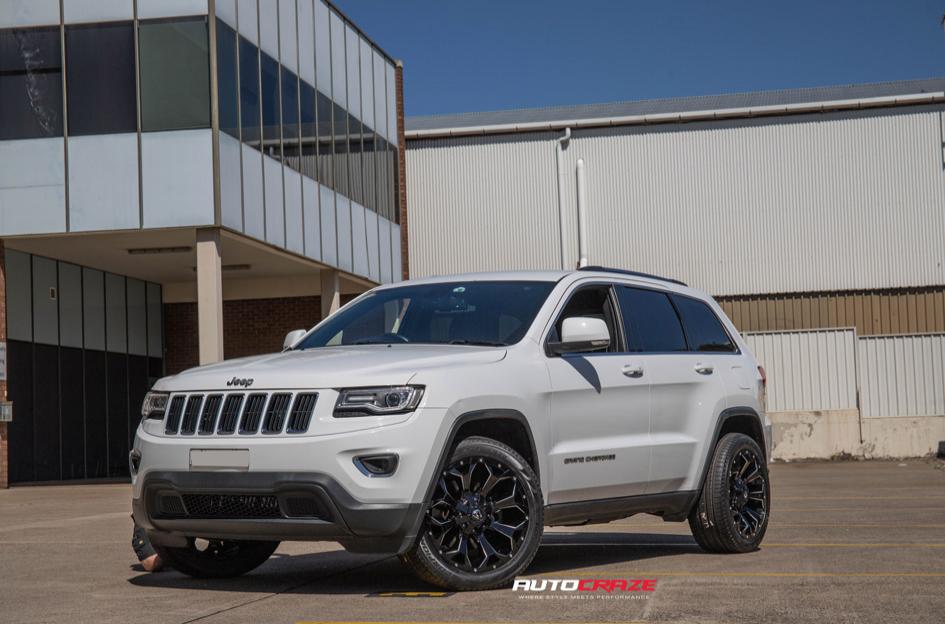 JEEP-GRAND-CHEROKEE-ASSAULT-GLOSS-BLACK-MILLED-ACCENTS