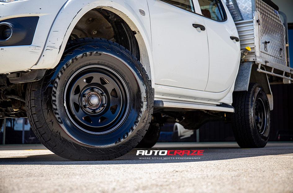 MITSUBISHI TRITON TERRA SATIN BLACK