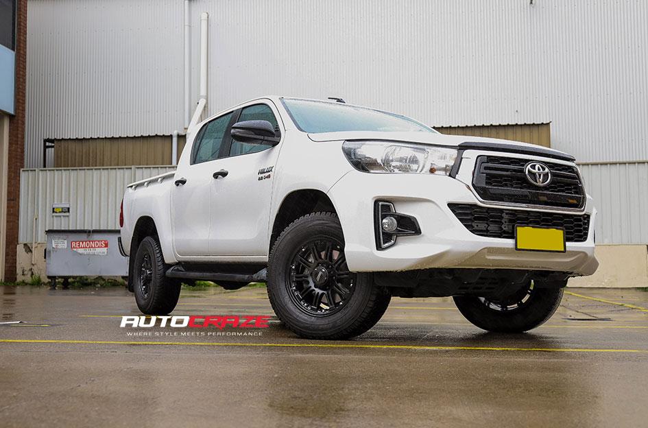 TOYOTA HILUX N80 4WD GENESIS MATTE BLACK