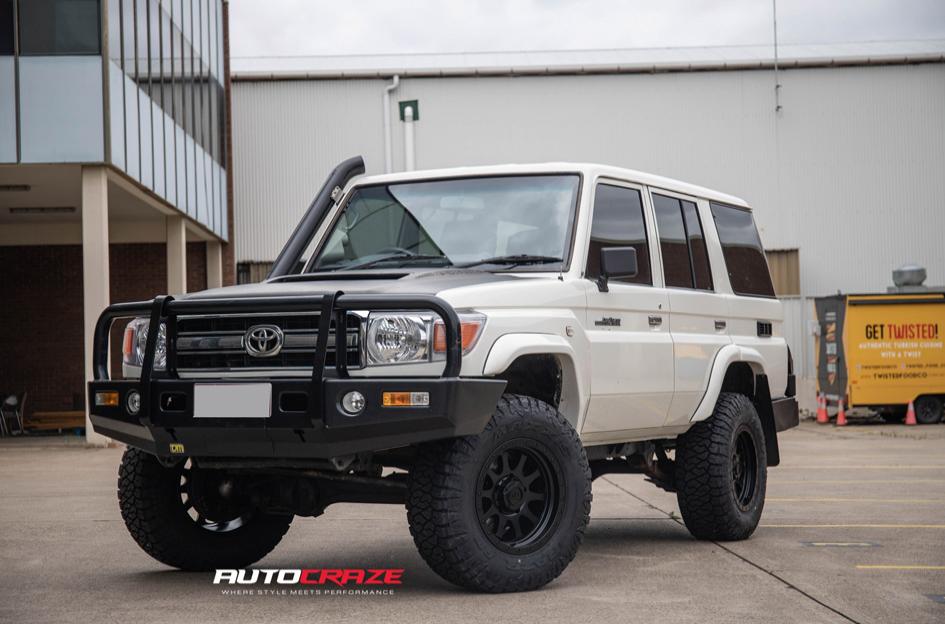 TOYOTA LANDCRUISER HURRICANE SATIN BLACK